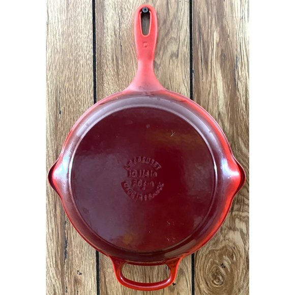 Le Creuset Red 10.1/4 Skillet - Picture 4 of 10